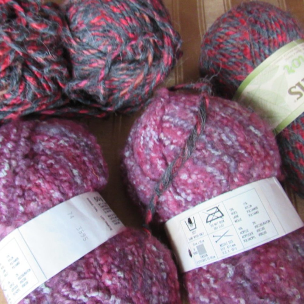 Lot 4+ sks of Wool Acrylic Yarn